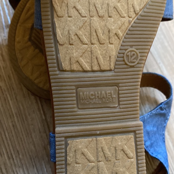 Michael Kors Elise Girls Sandals - NWOT - Picture 6 of 9